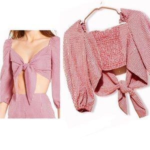 - 2XHP🎉NWT Wayf..Gingham Smocked Tie-Up Crop Top